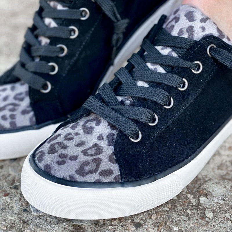 Leopard Kicks